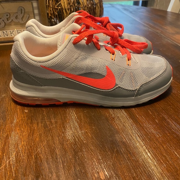 Girls Nike Max Dynasty 2 - Picture 1 of 7